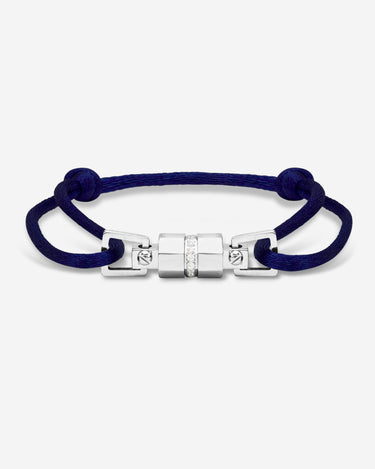 Midnight Lock Donkerblauw Armband Zilverkleurig. Handgemaakte sieraden voor luxe heren. Premium kwaliteit en exclusieve stijl.